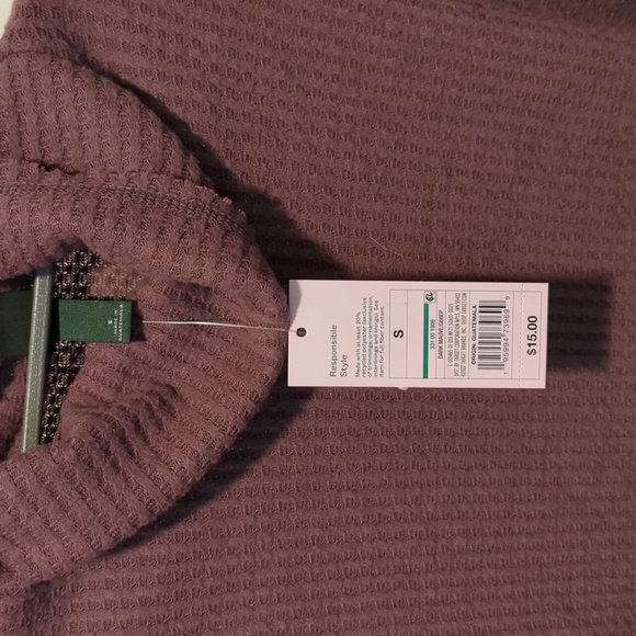 NWT Wild Fable dark mauve cropped turtle neck long sleeve - Picture 2 of 3